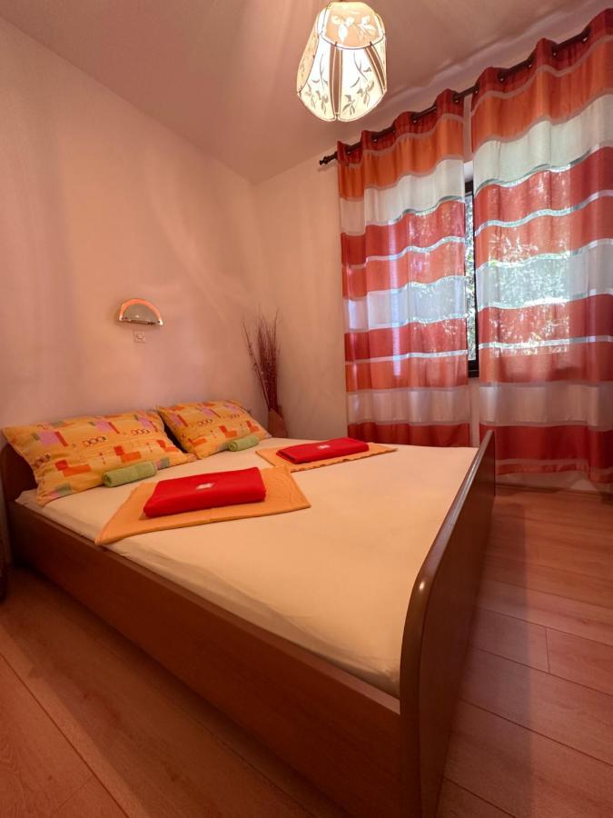 Apartmani Tariba Banjol ภายนอก รูปภาพ